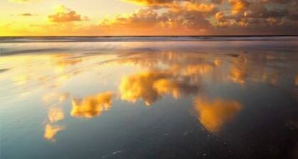 Putsborough Manor Cottage (4 + Cot) Dogs Tennis Beach Jacuzzi Smart TV wifi