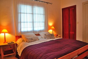 2 chambres, fer et planche Ă repasser, Wi-Fi gratuit, draps fournis