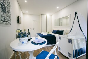 1 bedroom, internet, bed sheets