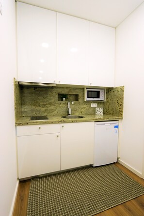 Fridge, microwave, oven