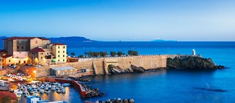 HOUSE WITH PARK AT 1 KM FROM THE SEA, 4 ROOMS AND 2 BATHROOMS