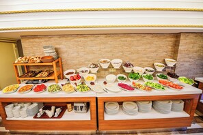 含每日吃到飽早餐