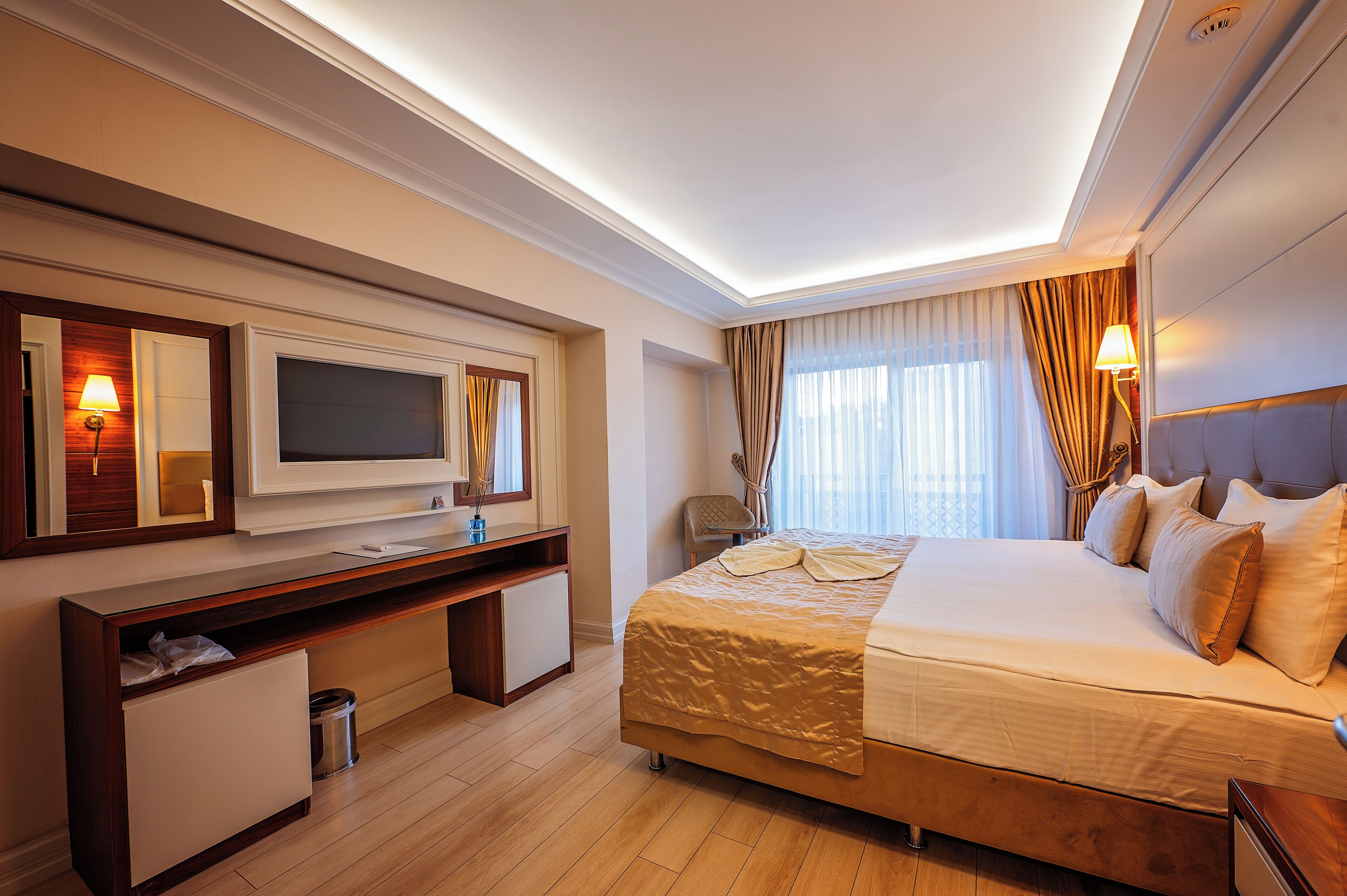Egyptian cotton sheets, premium bedding, minibar, in-room safe
