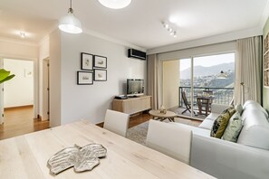 TV - Vila Formosa, apartment in a luxury condominium. (Funchal)
