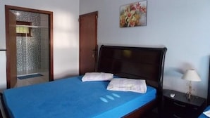 Minibar, WiFi (free), bed sheets - Pousada Recanto El Shadday (Ubatuba)