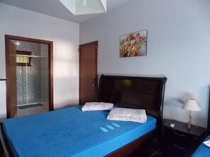 Minibar, wifi gratis y ropa de cama 