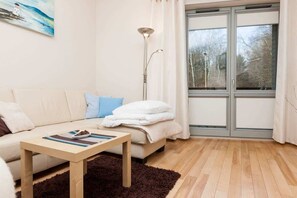 Televisión y oficina 