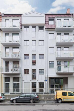 Exterior - Stylish Apartment with Balcony | Close to the Park (Swinoujscie)