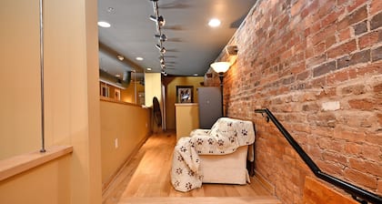 Luxury Loft and Rooftop NOMA Square, Sleeps 8-10