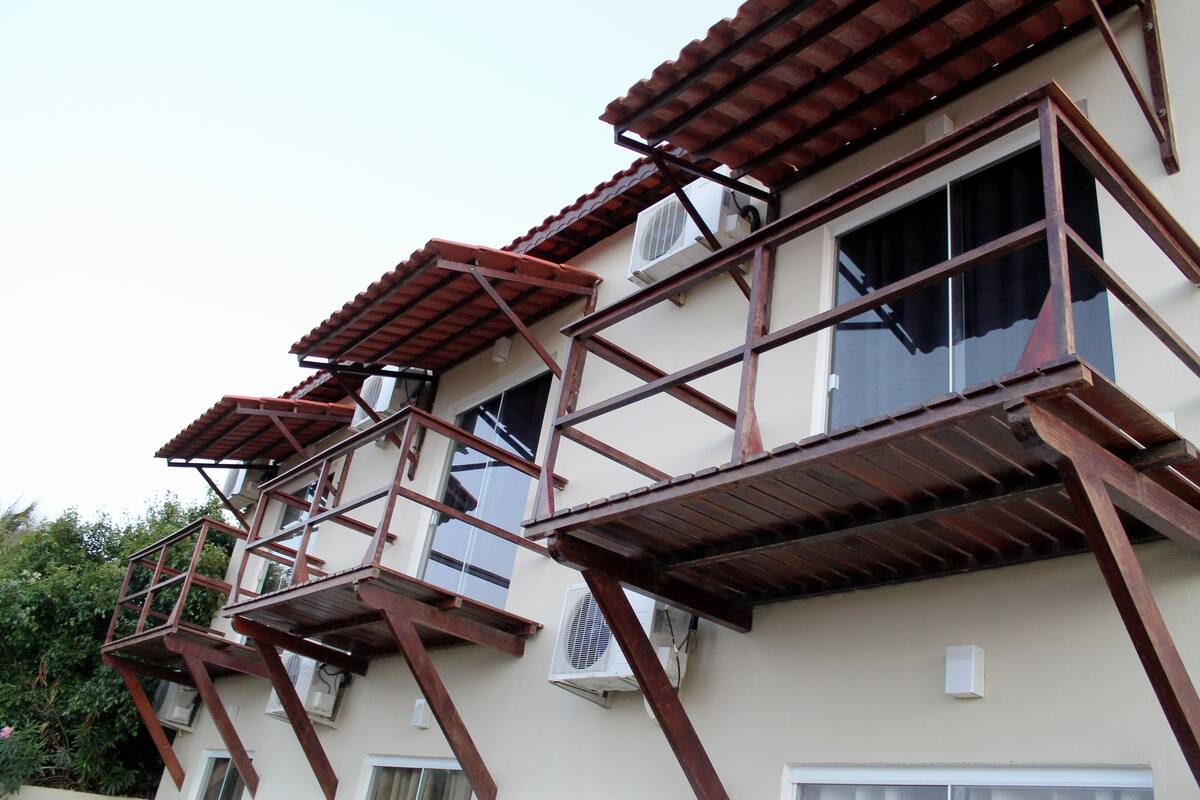 Suite, Non Smoking, Beach View | In-room safe, blackout drapes, WiFi (free), bed sheets