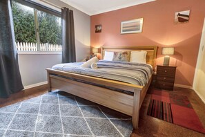 3 bedrooms, free WiFi, bed sheets