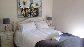 2 bedrooms, desk, iron/ironing board, travel crib