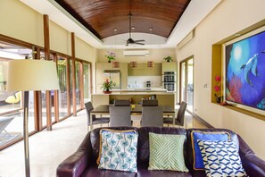 Een smart-tv en een stereo