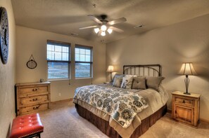 3 عدّة غرف نوم ومكتب ومكواة/لوح كي وواي فاي مجانًا