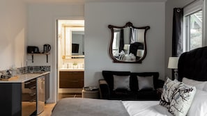 4 室のベッドルーム、アイロン / アイロン台、WiFi (無料)、ベッドシーツ