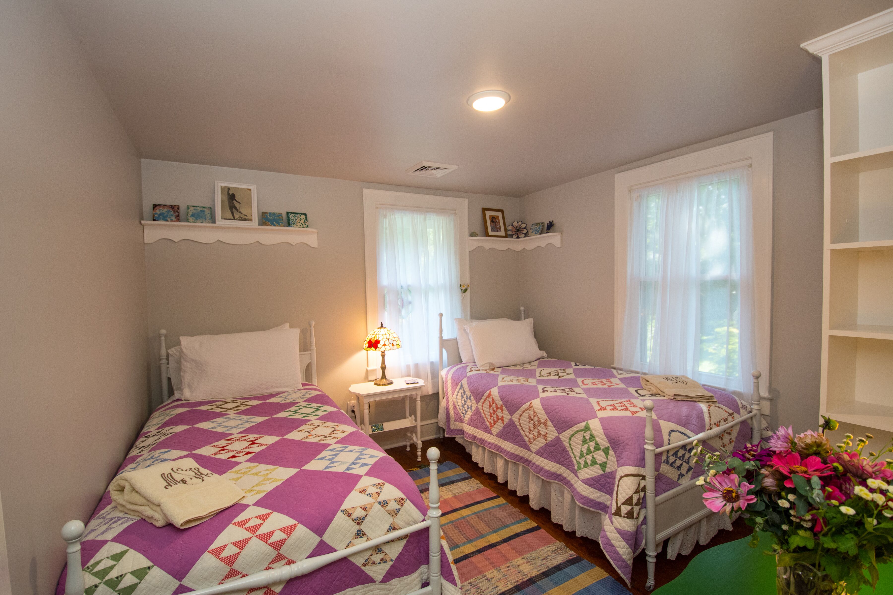 2 bedrooms, desk, iron/ironing board, travel crib
