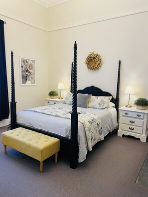 3 bedrooms, desk, iron/ironing board, travel cot