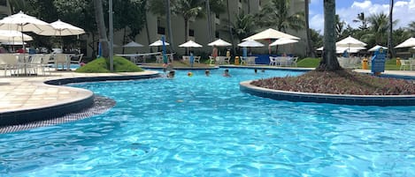 室外游泳池,恒温泳池