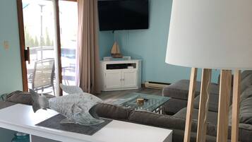 Smart-TV, videospill og DVD-spiller