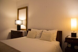 2 bedrooms, iron/ironing board, internet, bed sheets