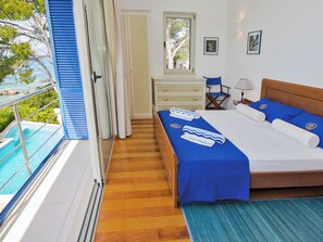 2 bedrooms, iron/ironing board, travel crib, free WiFi