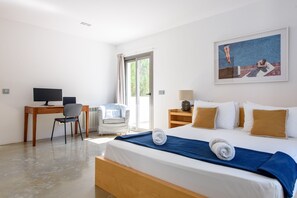 6 slaapkamers, een kluis op de kamer, een strijkplank/strijkijzer