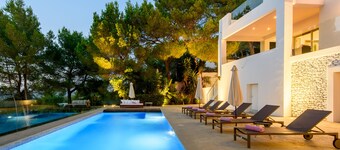 Modern Luxury Villa,  - 10 mins to Cala Bassa - 15 mins to Jondal/Es Torrent