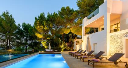 Modern Luxury Villa, - 10 mins to Cala Bassa - 15 mins to Jondal/Es Torrent