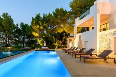 Modern Luxury Villa, - 10 mins to Cala Bassa - 15 mins to Jondal/Es Torrent