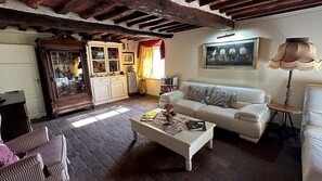 Télévision, cheminée