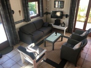 TV, DVD player, books, stereo - Last minute House gd comfort air-conditioned in complex with swimming pools, near sea (Portiragnes)