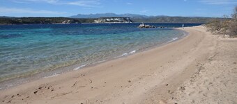 大規模なプライベートガーデンで水に足をきれいに流す