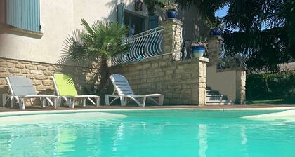 Ruhe und Beschaulichkeit in der Nähe der Alpilles in diesem Haus mit Schwimmbad