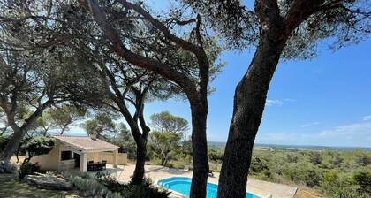 Modern villa - 5 bedrooms, in Uchaux village - private pool & amazing views