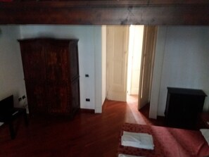 3 chambres, fer et planche à repasser, Wi-Fi, draps fournis
