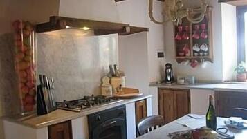 Kühlschrank, Ofen, Herdplatte, Geschirrspüler