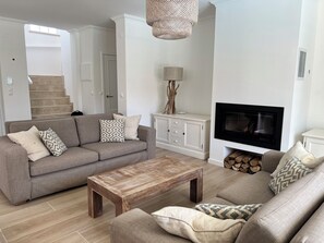 TV, fireplace, DVD player, table tennis