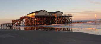 Apartment near the beach with  2 balconies