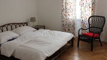 3 Schlafzimmer, Schreibtisch, Bügeleisen/Bügelbrett, kostenloses WLAN