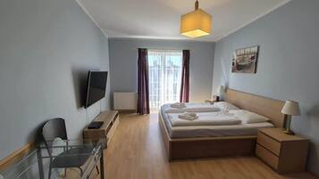 Fer et planche Ă repasser, Wi-Fi, draps fournis