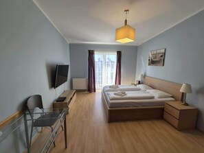 Iron/ironing board, WiFi, bed sheets
