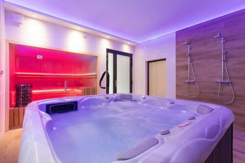 Repräsentative Wohnung | Garten, Jacuzzi und Parkplatz