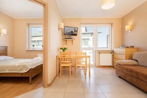 1 bedroom, iron/ironing board, WiFi, bed sheets - Spacerowa 2 | Beige Apartment | Close to the beach (Kolobrzeg)