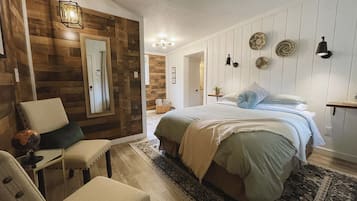 Suíte premium, 2 camas Queen, para não fumantes, cozinha americana | Individualmente decorados, espaço de trabalho para notebook