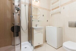 Shower, hair dryer, towels, shampoo - Cozy Studio | Balcony | Close to Railway Station (Świnoujście)