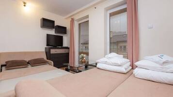 Fer et planche Ă repasser, Wi-Fi, draps fournis