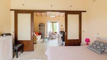 6 bedrooms, iron/ironing board, travel crib, free WiFi