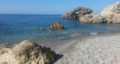 Oasis of peace in 11,000 sqm olive grove Private pool 3 km from the sea, away from tourism