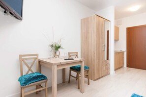 Dining - Sunny Studio with Balcony | 450 m from the Beach (Swinoujscie)