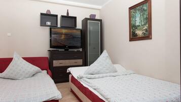 Strykjärn/strykbräda, wi-fi och sängkläder